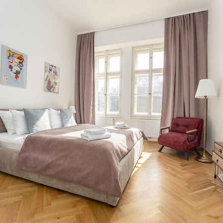 Visit Oomph Apartments Prague Exterior photo