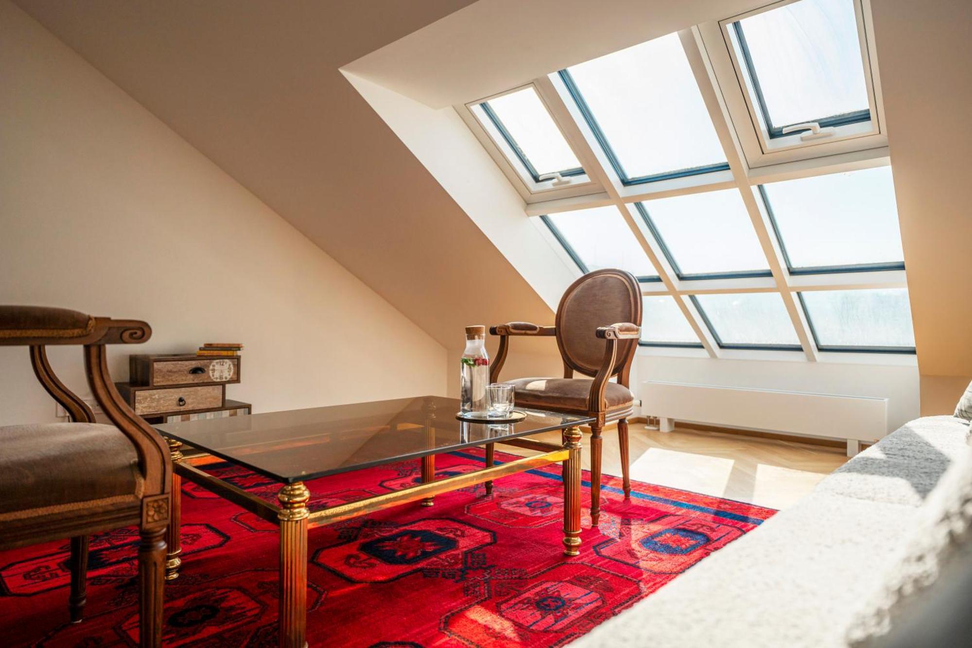 Visit Oomph Apartments Prague Exterior photo