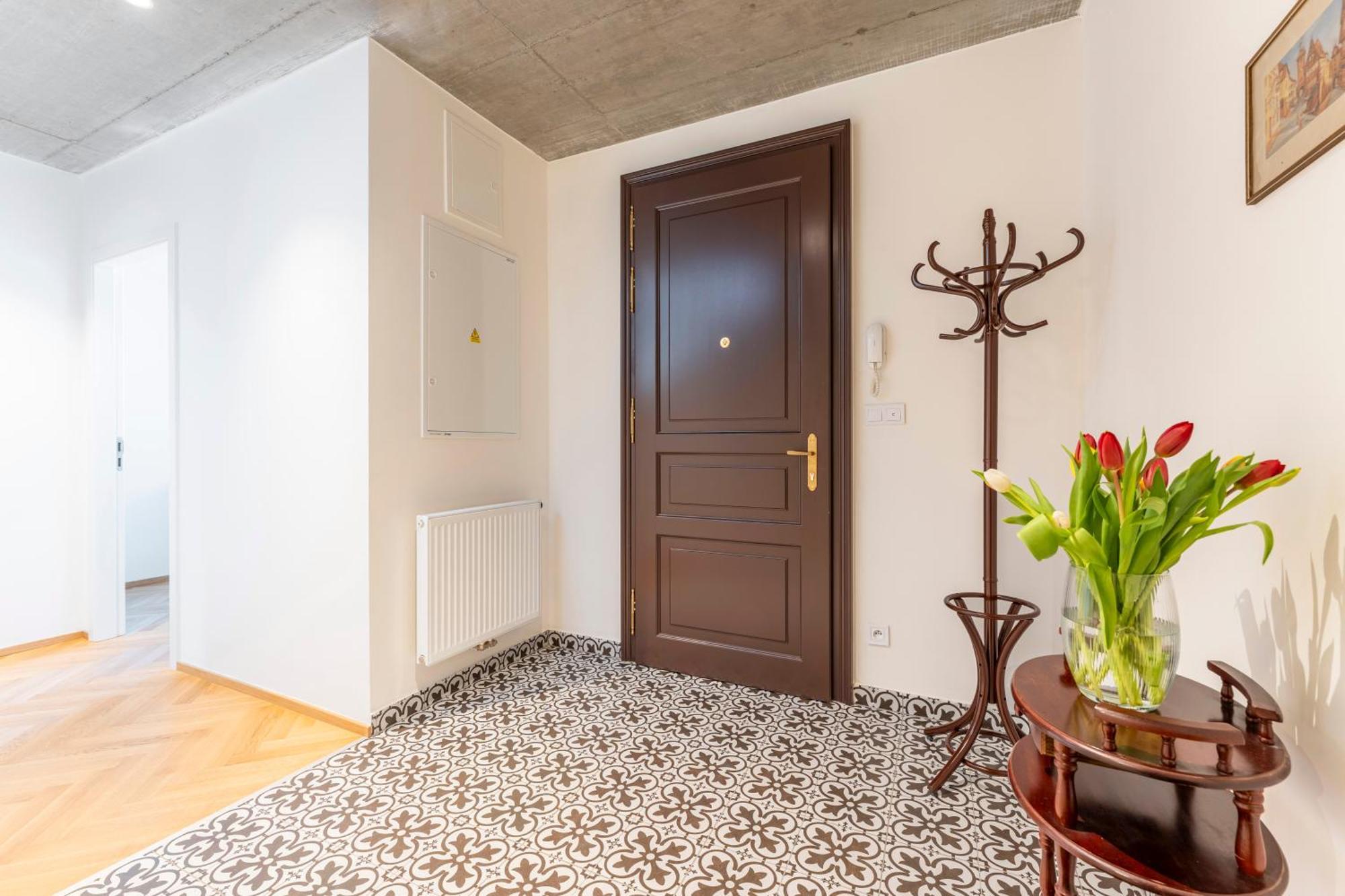 Visit Oomph Apartments Prague Exterior photo