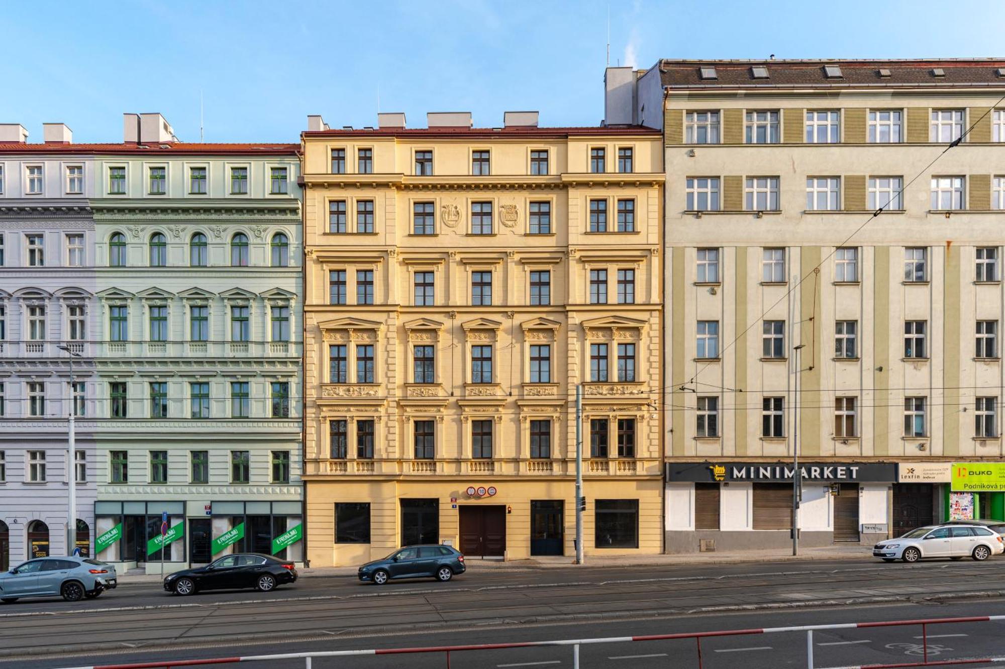 Visit Oomph Apartments Prague Exterior photo