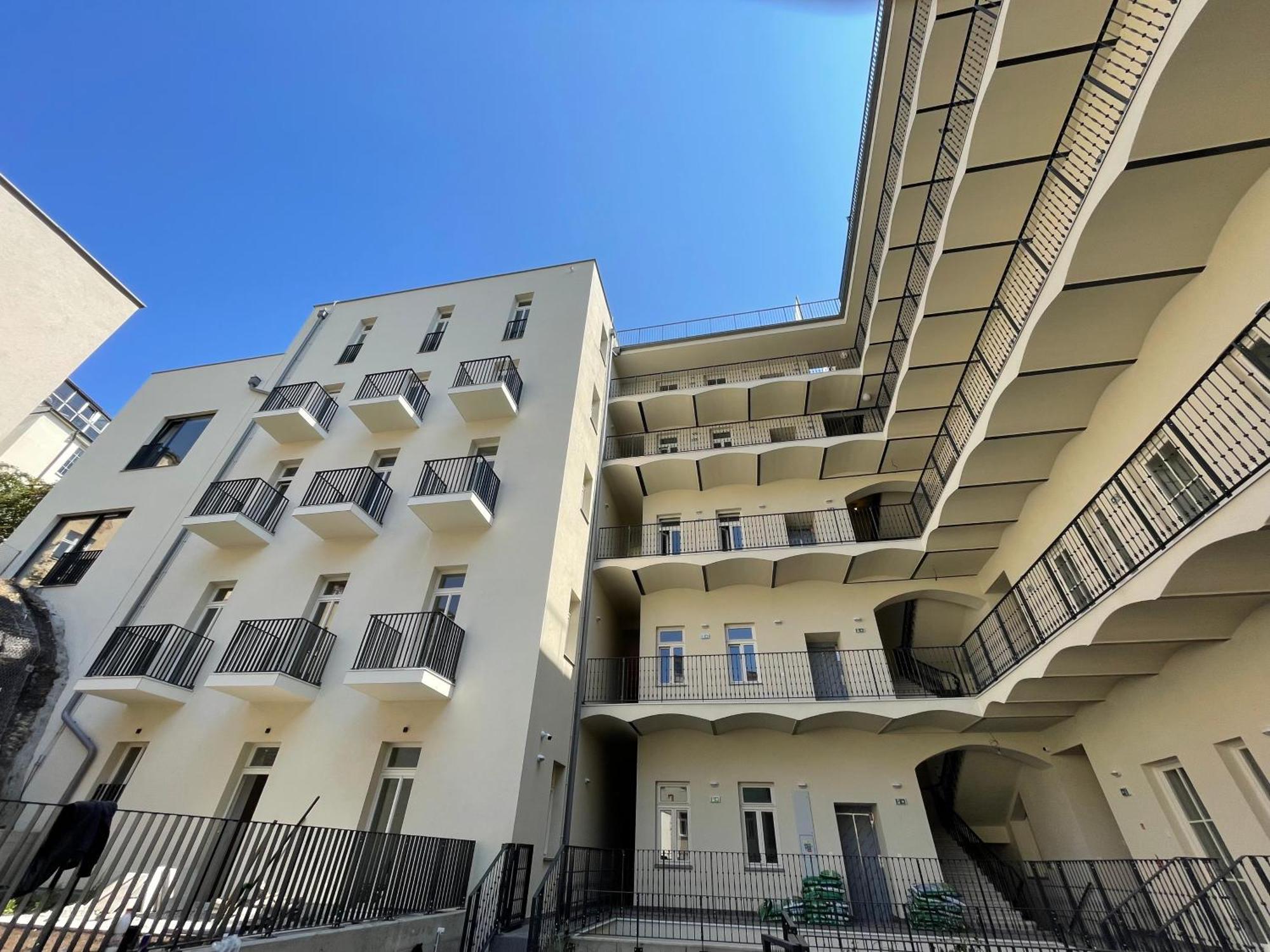 Visit Oomph Apartments Prague Exterior photo