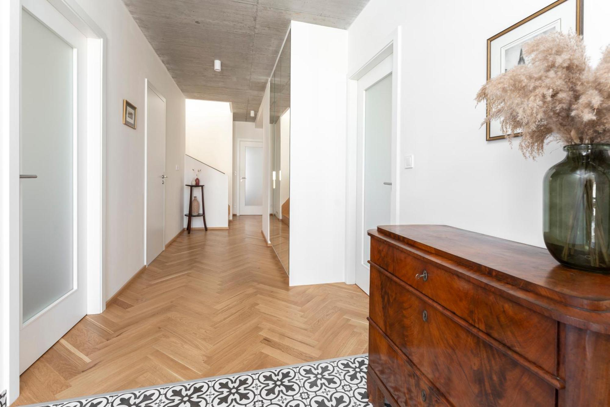 Visit Oomph Apartments Prague Exterior photo