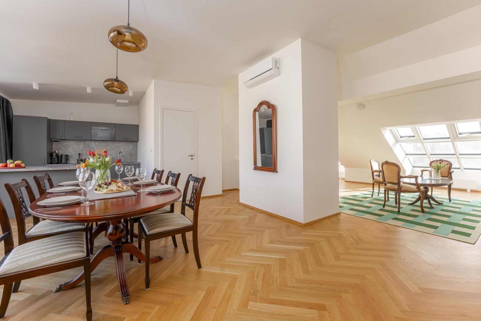 Visit Oomph Apartments Prague Exterior photo