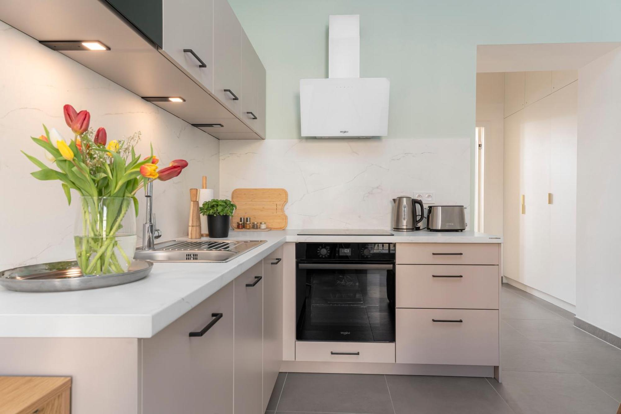 Visit Oomph Apartments Prague Exterior photo