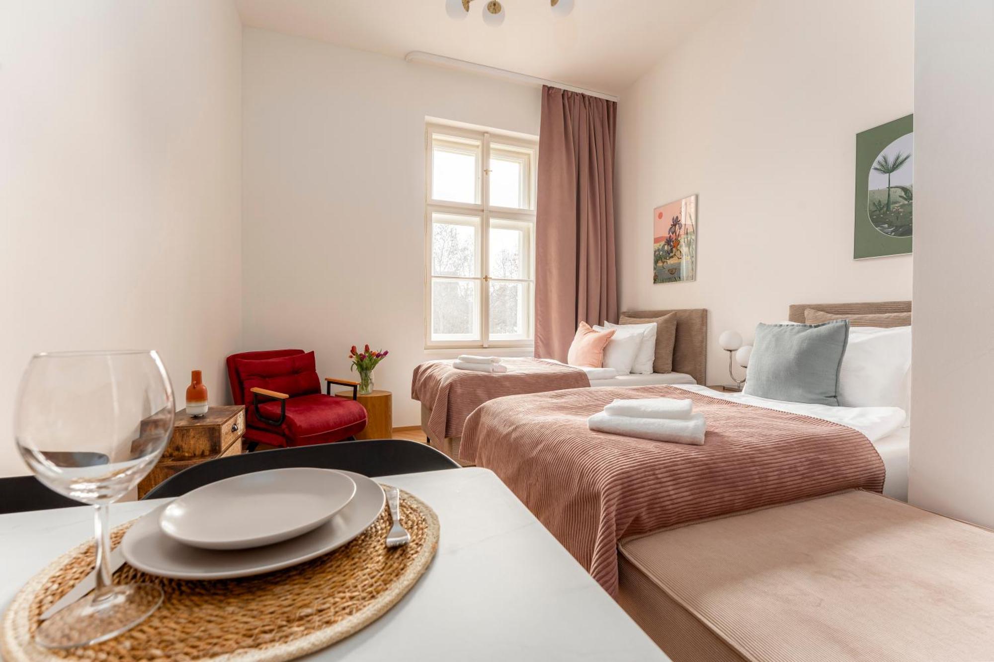 Visit Oomph Apartments Prague Exterior photo