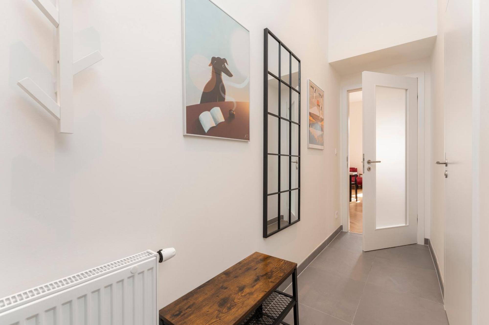 Visit Oomph Apartments Prague Exterior photo